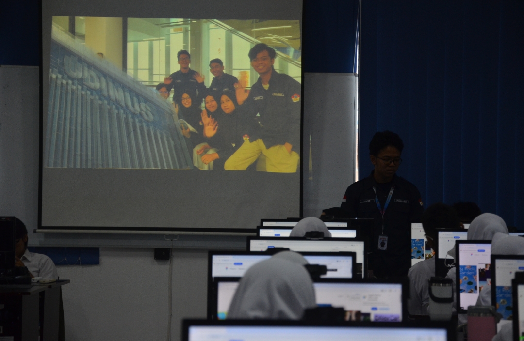 Pemutaran Video Profil HM Sisfo